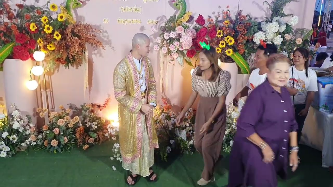 นาคฟอร์ม ชลพิพรรธน์ ต้อนรับแขก- | งานบวชฟอร์ม วัดท่าเจดีย์ สุพรรณบุรี | 22.6.2567 | แอบเที่ยวกัน