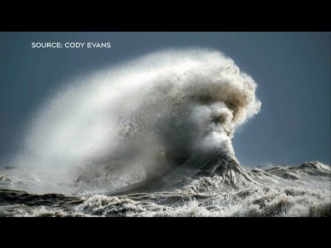 Ontario photographer takes photo of wave that resembles a face