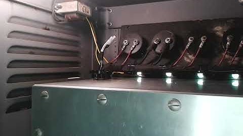 Homebrew AM transmitter "The Insides" video.