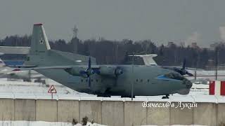 Незаменимый трудяга Ан-12 в свои 53 года продолжает трудиться.