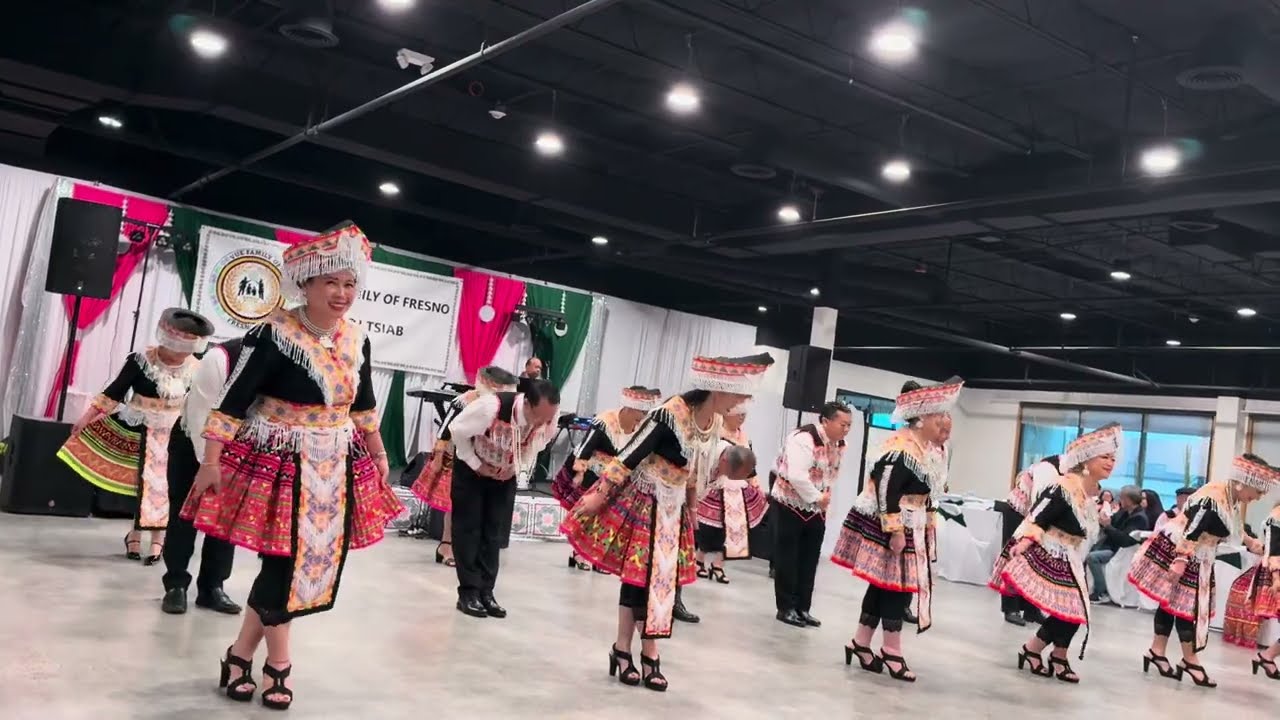 Niam Tsev Hmoob Vwj Line Dance, 12/23/25
