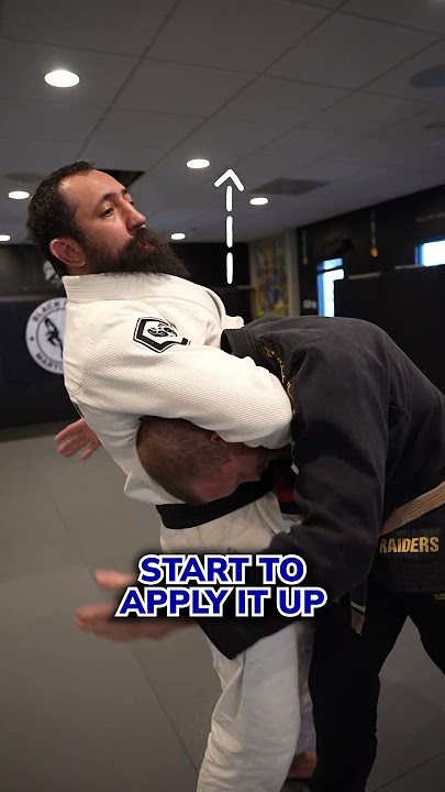 The Guillotine: The First Jiu Jitsu Choke You Should Learn!