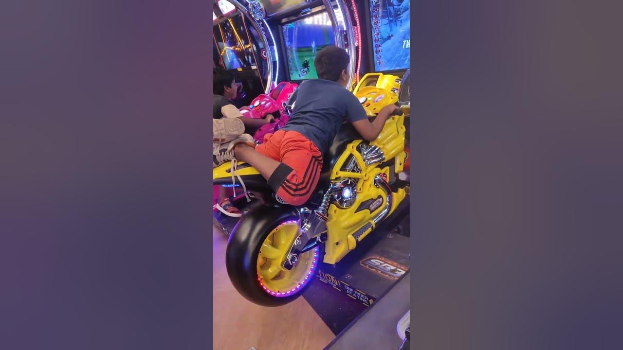 kids-laying-gme-chennai-express-avenue-chennai-time-zone-express