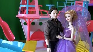 Видео с куклами Барби, Розали и Эммет отдыхают на круизном лайнере Барби(Видео с куклами Барби, Розали и Эммет отдыхают на круизном лайнере Барби., 2015-09-14T15:13:21.000Z)