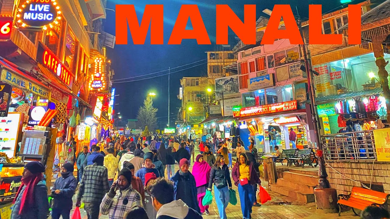 Manali Mall Road Evening View of Manali Mall Road Manali Shopping