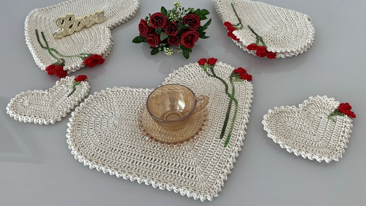 Vídeo aula Sousplat em crochê coração com tulipas.