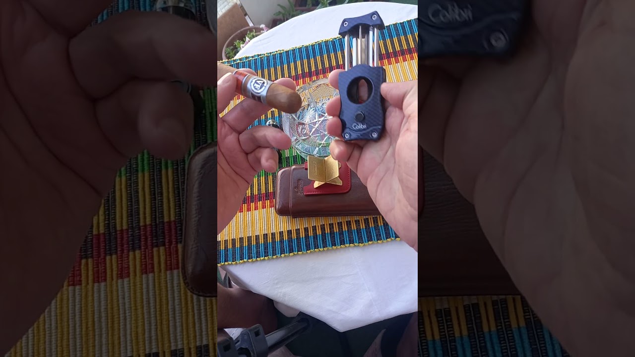 Smoking a VegaFina Nicaraqua Robusto Cigar