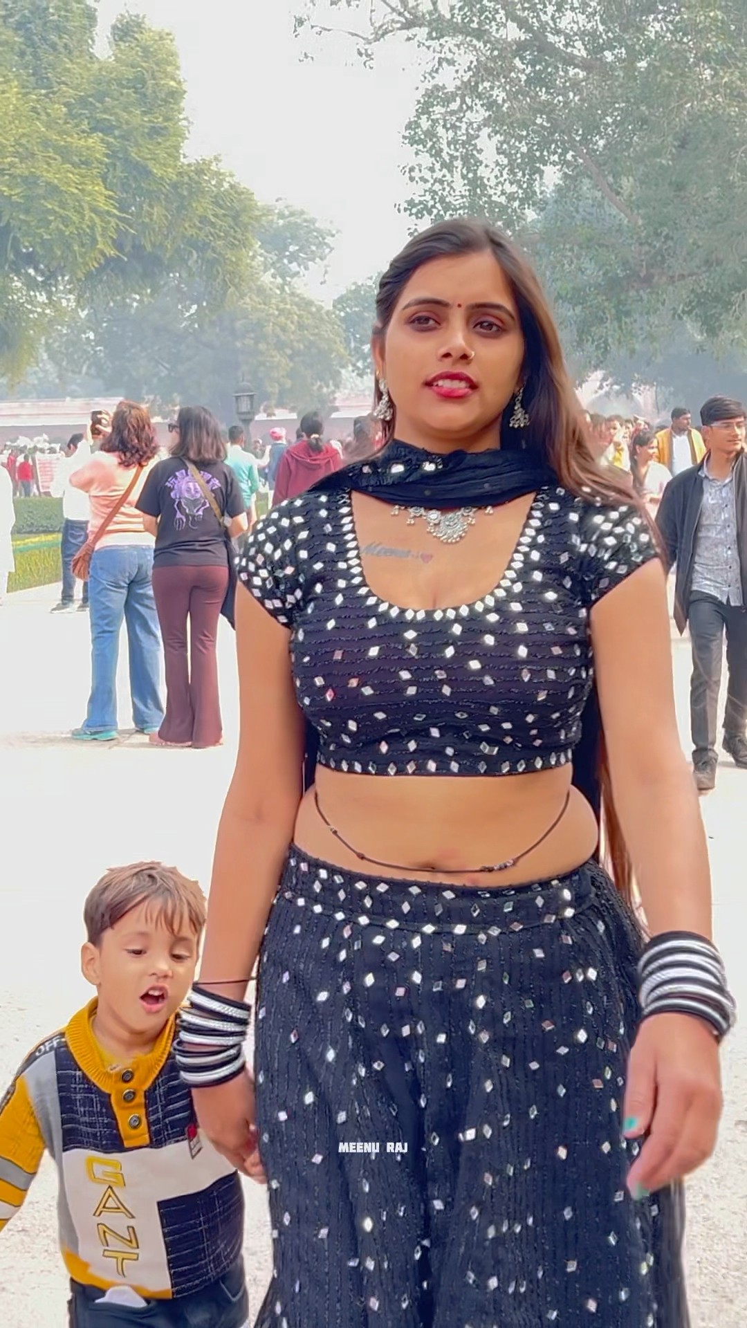 चाँद सिफारिश जो करता हमारी #shorts #meenu #trending #youtubeshorts