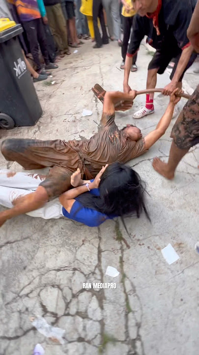 Beautiful girl gets hit by kudalumping‼️