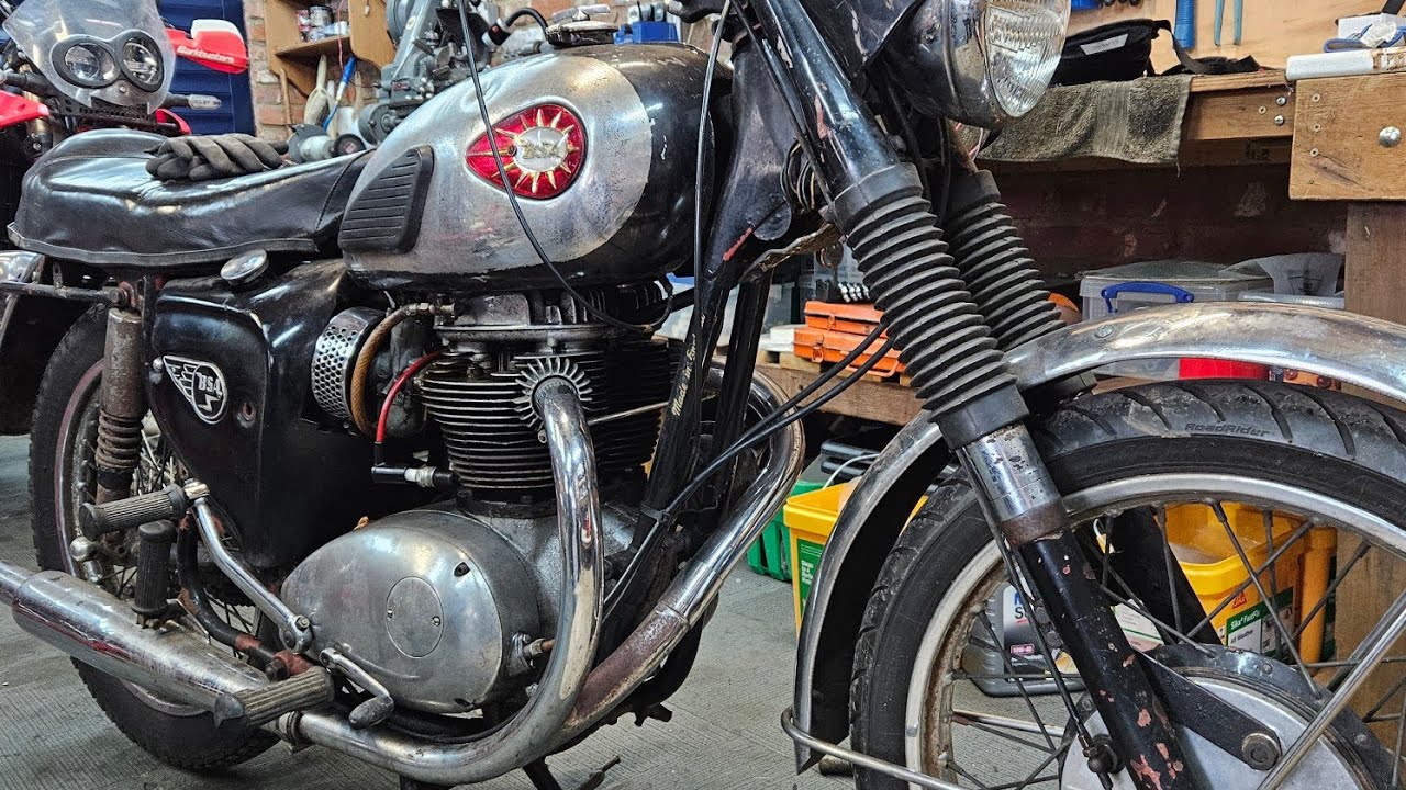 BSA A65 Lightning 1966 rebuild