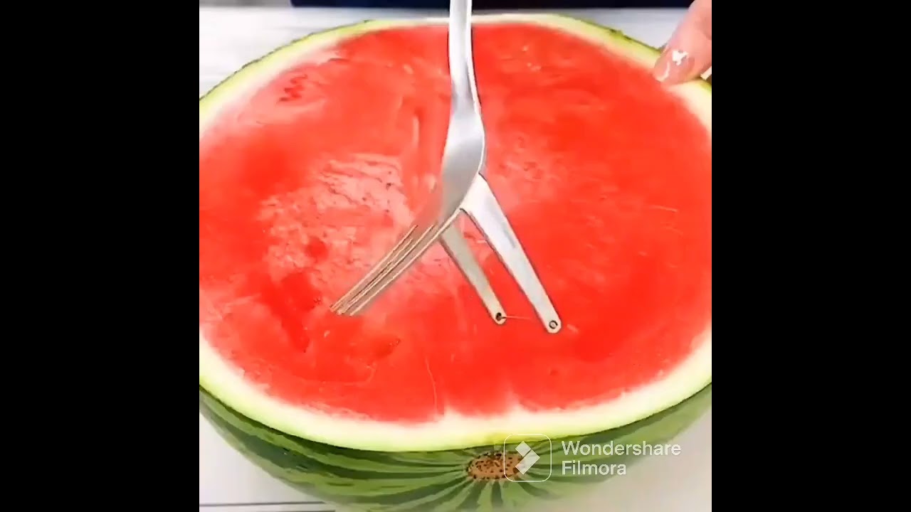 2 in 1 Watermelon Slicer Cut Melon Tool Fruit Slicer Melon Fruit Cutting Fork Spoon
