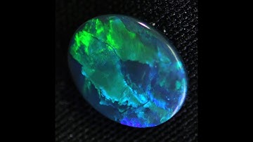 0.95 cts Australian Black Solid Opal, Lightning Ridge Gem