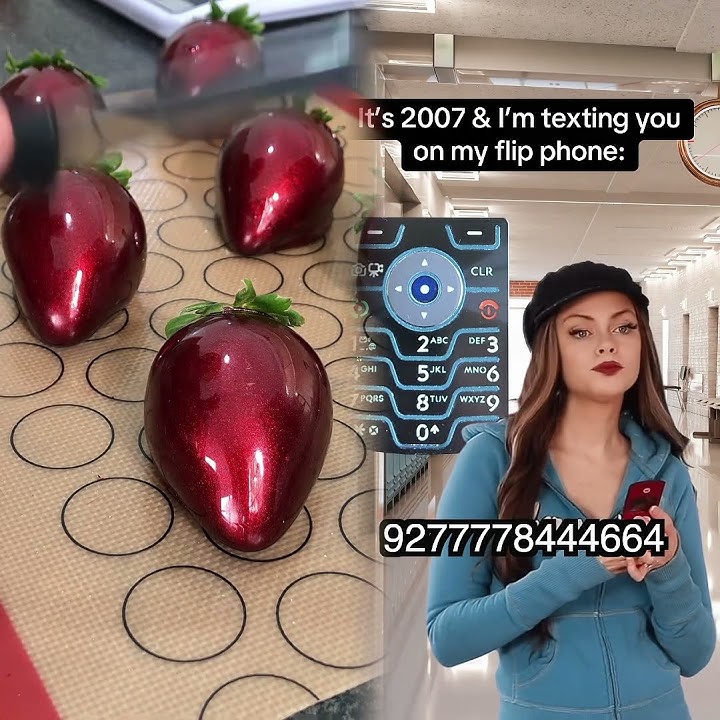 What does my text say 😜 99966688 277733 9277778444664 8444633 #millennials #2000s #flipphone