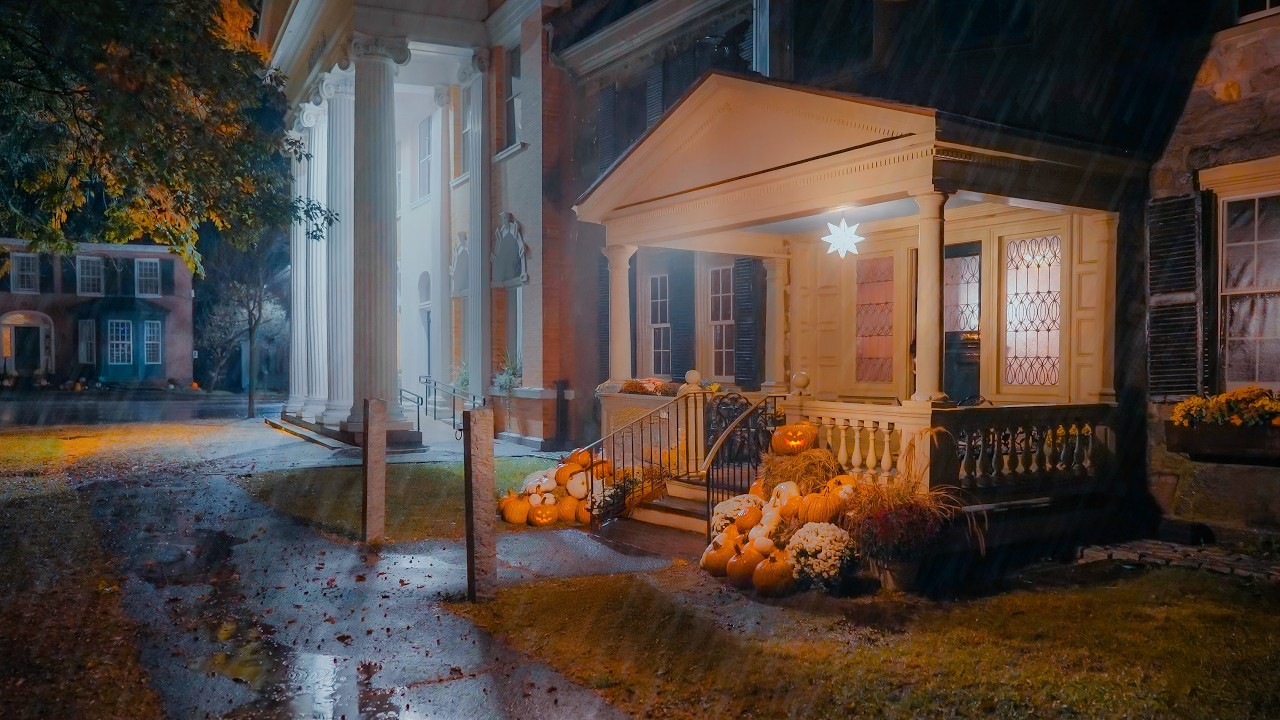 Rainy Autumn Night Walk in Woodstock, Vermont 🌧️ 🎃 - New England 4K | Binaural Audio (Umbrella Rain)