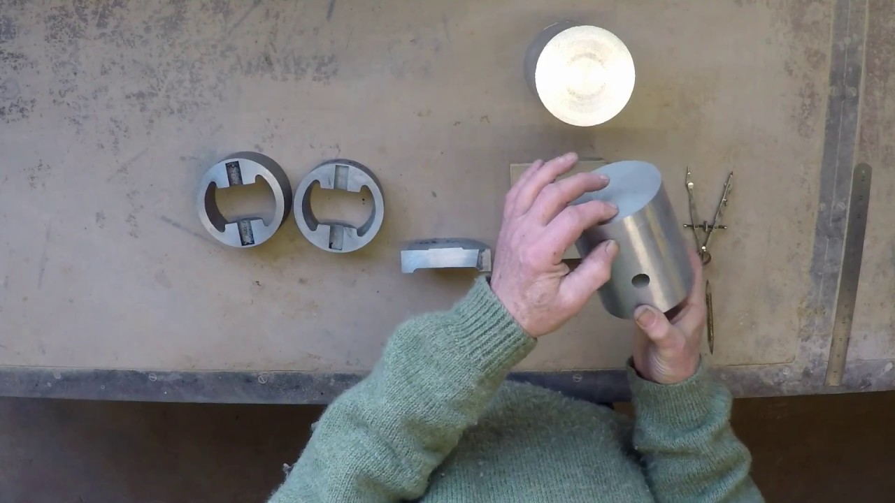 Casting a piston for a 1910 single cylinder engined Brush car, Part 1