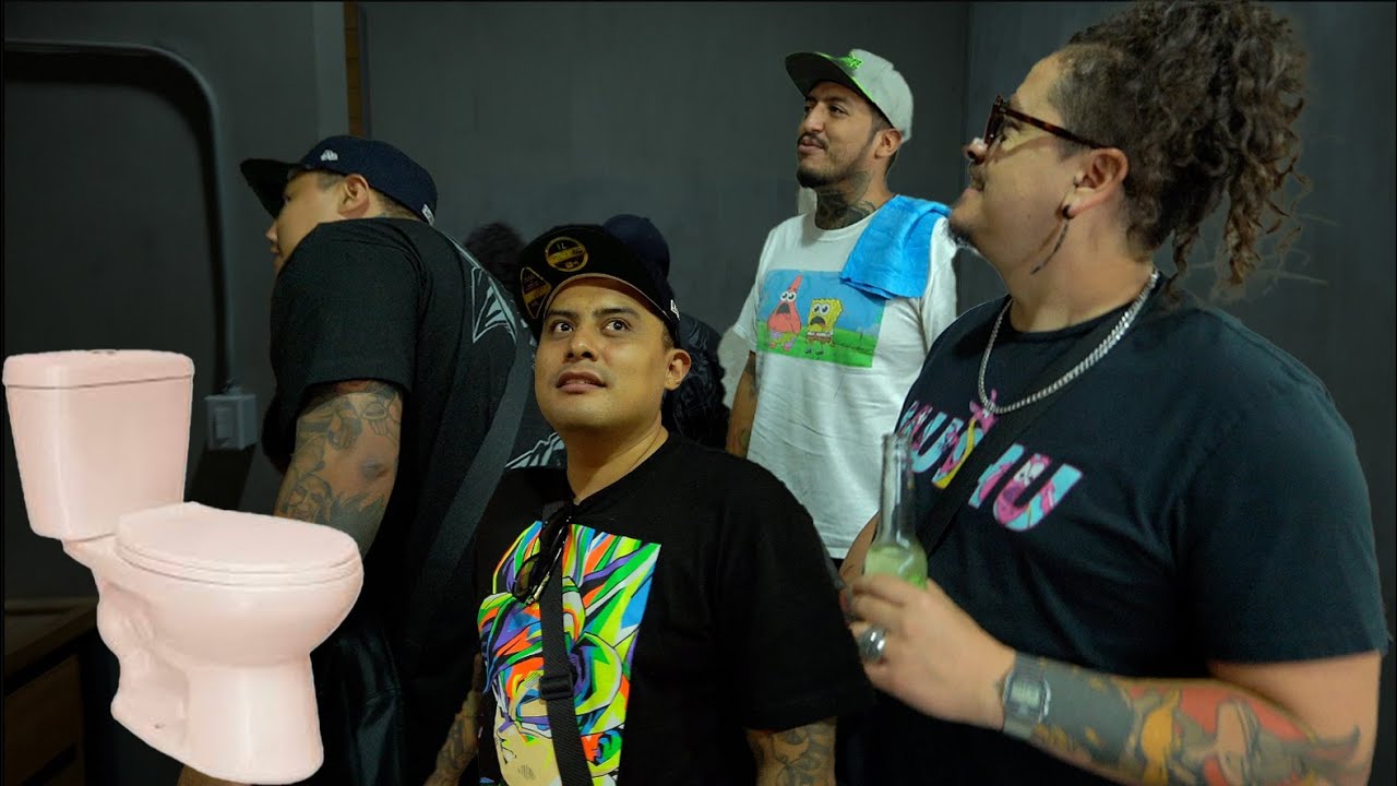 Se me subió el muerto en busca del baño perdido - Pachuca