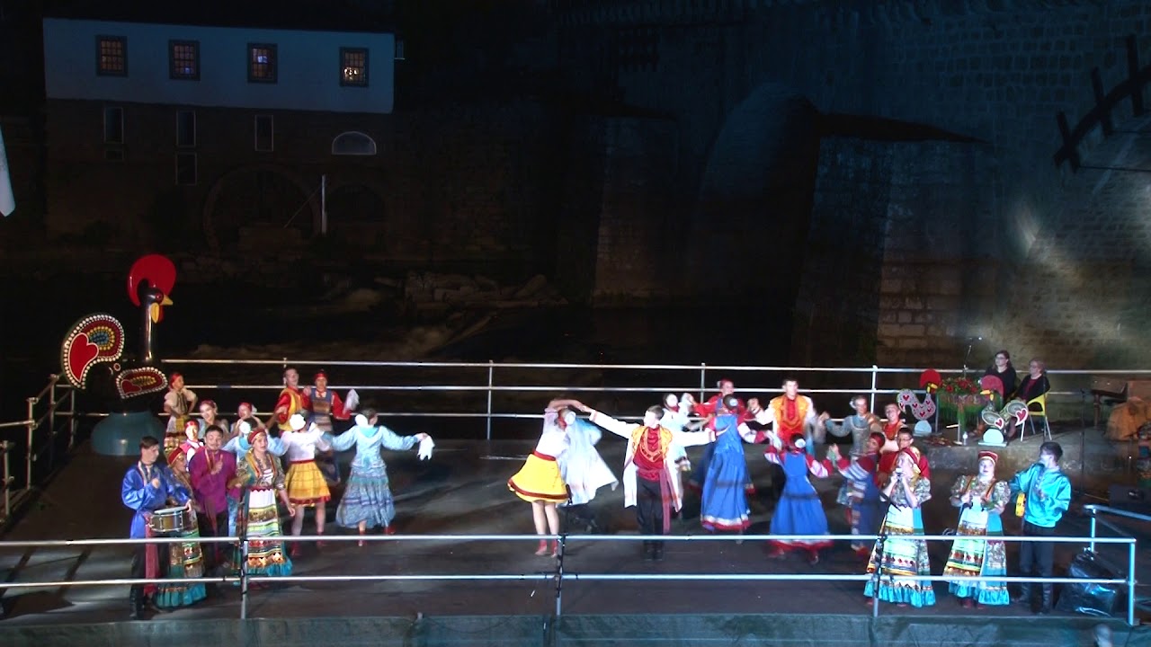 俄罗斯国旗 Russian folk dance: Капуста