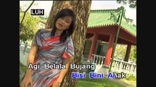 Video thumbnail of "Baya Pantai"