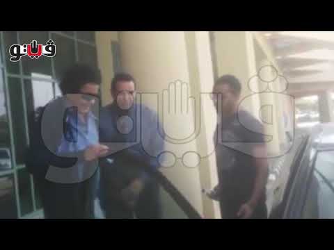 لحظة خروج محمد منير من مستشفى دار الفؤاد