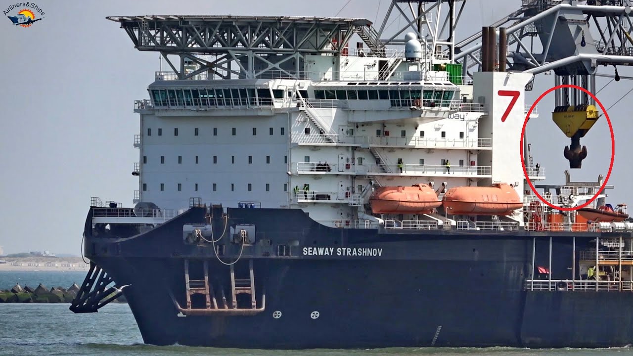 5000t lifting capacity CRANE on a Vessel - Shipspotting Port of ROTTERDAM 2021