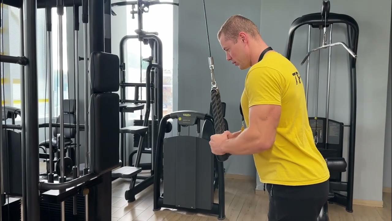 тренировка трицепса для мужчин. французский жим лежа. упражнения на трицепс в зале. упражнения на трицепс в спортзале. тренировка трицепса для мужчин.
