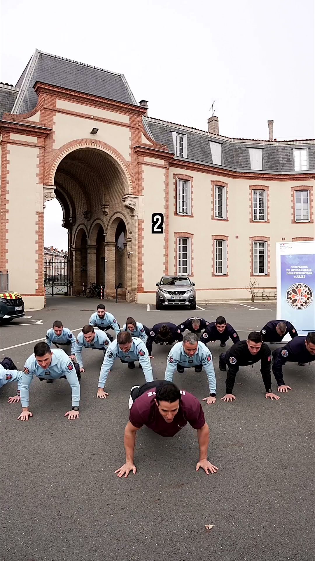 Day 13/365 push-up challenge with gendarmerie nationale !! ??