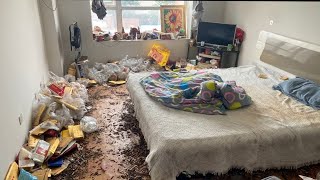 The tenant left without claiming a deposit for the house CLEAN WITH ME CLEANING MOTIVATION