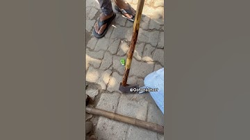 1 KG Axe 🪓 Tayar Handle Fitting 😱😱 #youtube #ytshorts #skillsindia #axe #shortfeed #tacnology