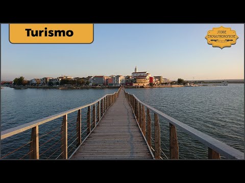 Lesina, bellezza riflessa in uno splendido lago del Gargano Puglia