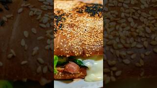 Sandwich  aux saucisses et jambon de poulet /pain maison ?shortsfeed food  homemade