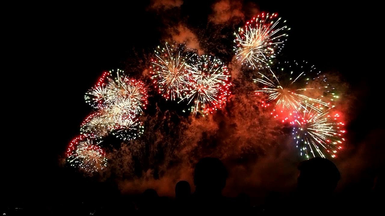モエレ沼公園花火大会 モエレ沼芸術花火 16 庭園花火 Mr Children Hanabi パート Youtube