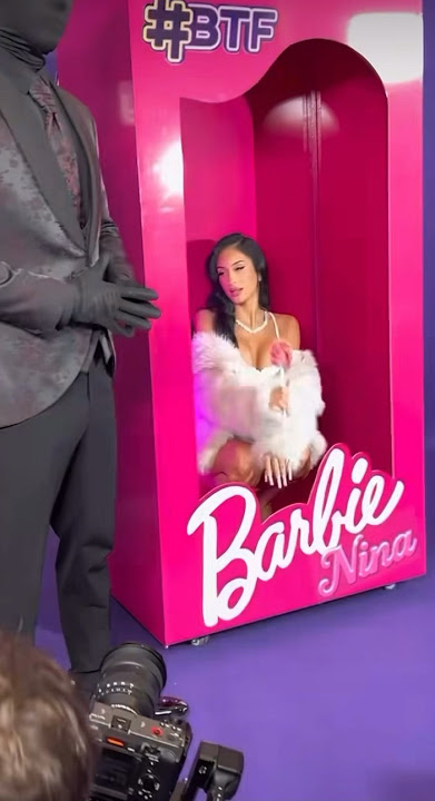 Nina Janová  BTF TV JOJ Party Behind the Fame ako Barbie
