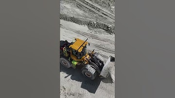 Wheel loaders can lift any type of aggregate #wheelloader #aggregates #volvo