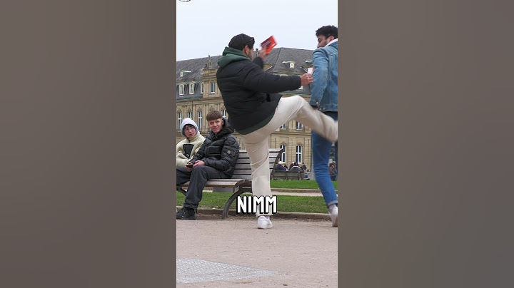 Ich hab wieder Flyer verteilt... *PRANK mit Schauspieler* #streetcomedy #viral