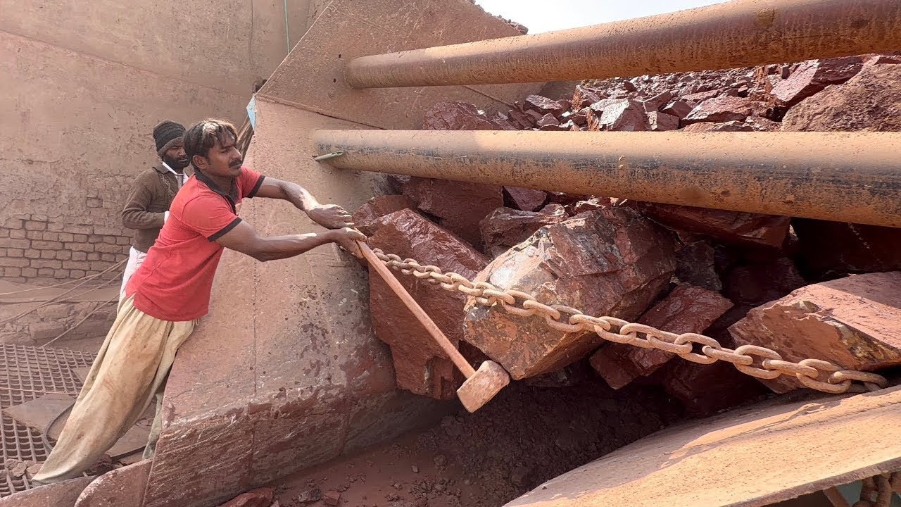 Crusher Hopper Fully Jammed! Worker Breaks Massive Rocks with Hammer | Crushing King 