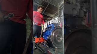 ISUZU 4BD1 GENERAL OVERHAUL /CYLINDER HEAD TORQUE FITTING 130FootPounds PART 2.