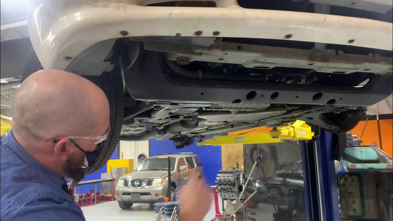 How to use engine oil dye to diagnosis an oil leak. - YouTube