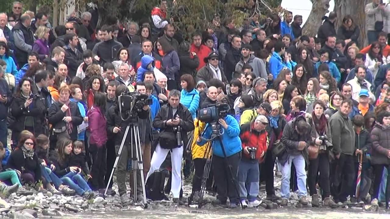 BAJADA ALMADIAS POR EL RIO ESCA BURGUI (NAVARRA) 3- 05- 2014