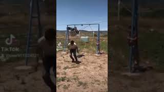 Bahcede Salıncak Keyfî