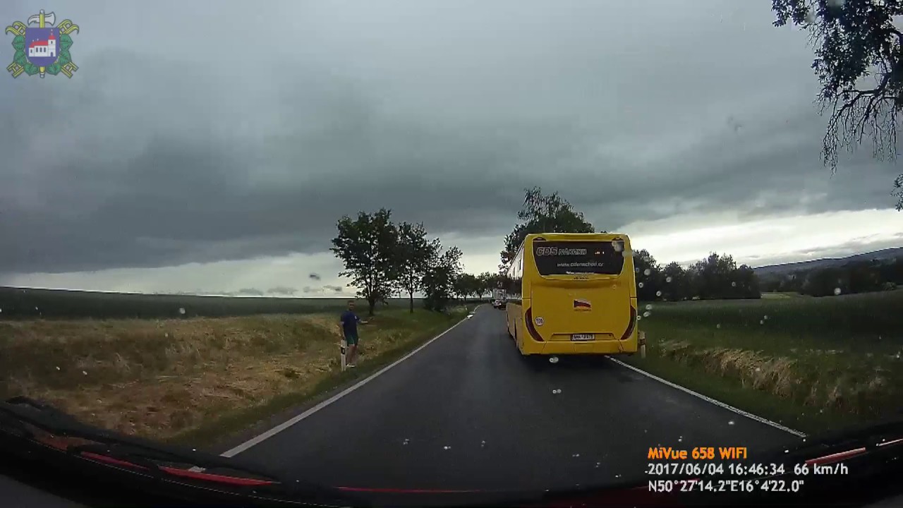 Výjezd : Červený Kostelec - Dopravní nehoda - Vyproštění osob - 04.06.2017 - Červená Hora