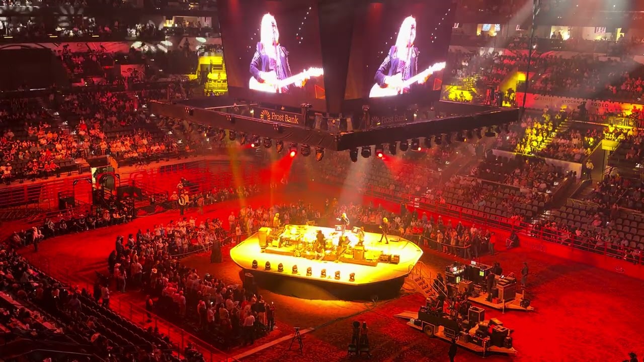 Sheryl Crow -- If It Makes You Happy - Frost Bank Center (Rodeo) - San Antonio, TX - 26 Feb 26