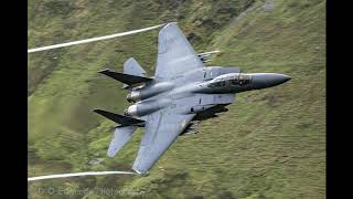 Awesome F15 passes through The Mach Loop