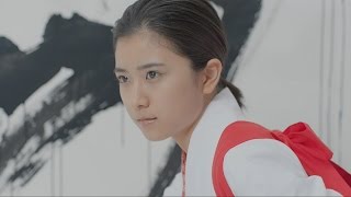 黒島結菜、凜々しい書道家に！「ミラバケッソ」新CMでバイオリニスト＆写真家にも挑戦