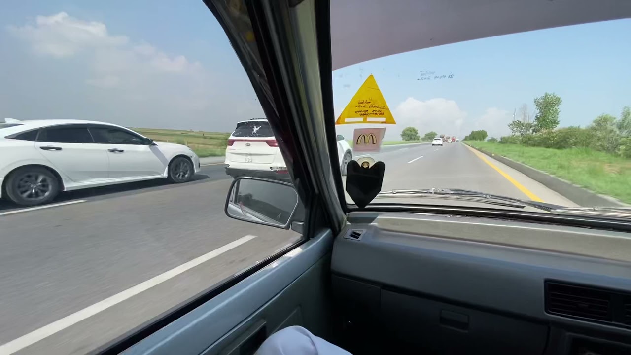 Honda Civic 1.8 vs Suzuki Mehran (Boss)  race | funny race | full meter down | watch till end ❤️