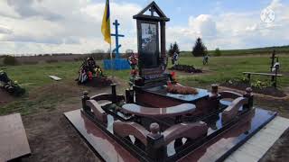 Пам'ятник воїну ЗСУ з граніту Ток і габбро Буки. Памятники військовим, солдатам, АТО, ООС, героям