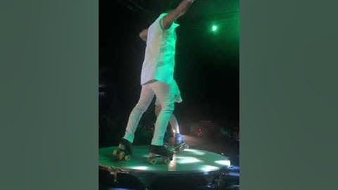 Xiếc nghệ thuật trượt patin