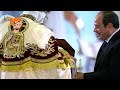 البابا تواضروس الثاني يقدم هدية تذكارية للرئيس السيسي خلال حضوره قداس عيد الميلاد المجيد للتهنئة 