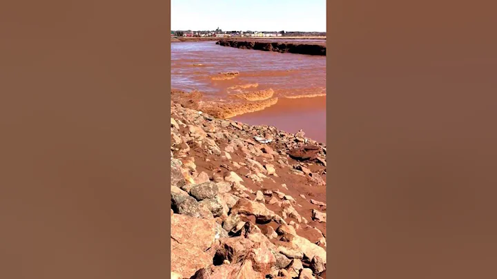 The tide comin in by the mall in moncton its prett...