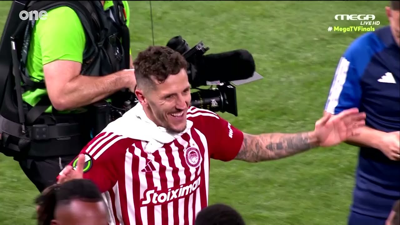 «Είσαι αρρώστια μεγάλη» – Το νέο hit για τον θρίαμβο του Ολυμπιακού | One Channel