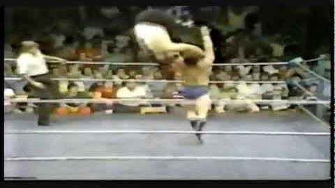 Sgt Slaughter Vs Rick McGraw - Slaughter Jumps Ska...